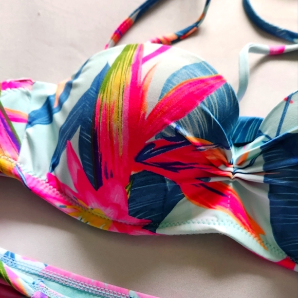 2 Piece Ardene Bikini - Picture 2 of 6